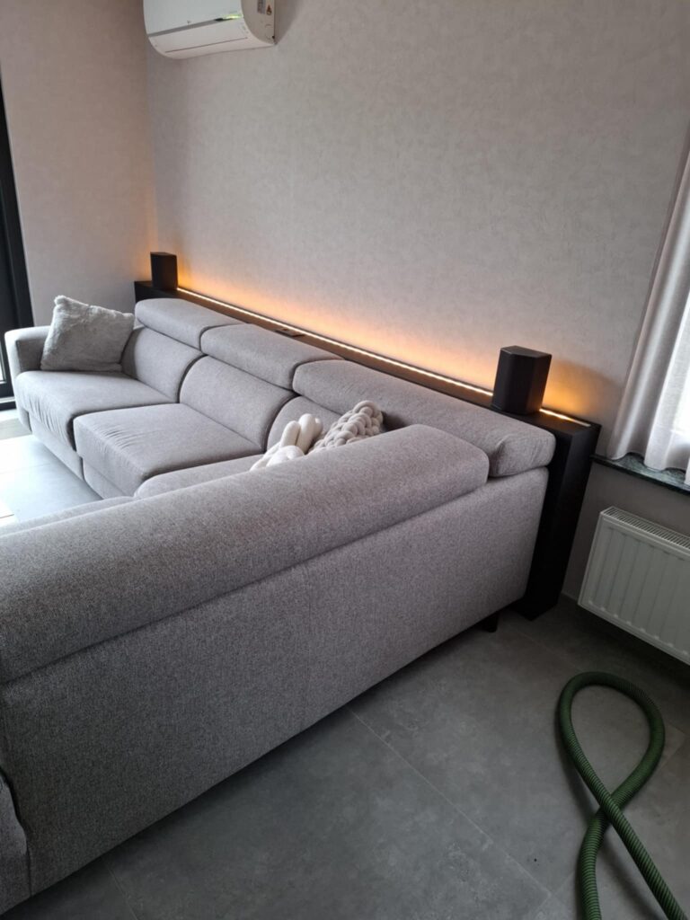 Divan avec lumière